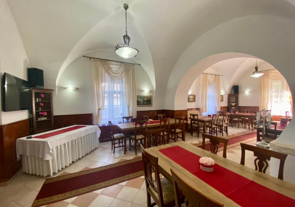 Kastiel Benice Pribovce Exteriér fotografie